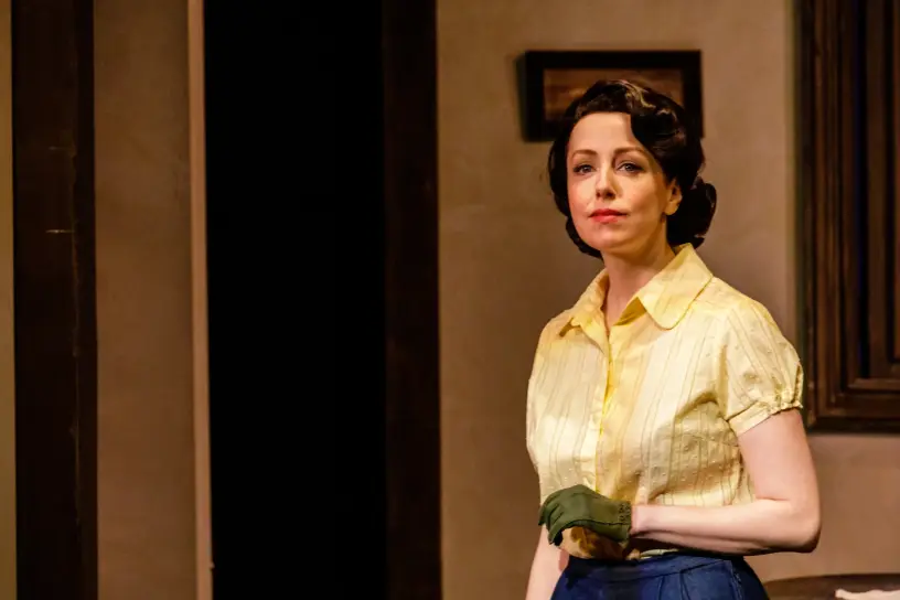 Amanda Lisman as Princess Elizabeth. Photo: Barbara Zimonick