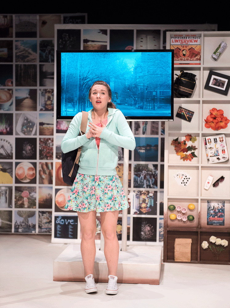 Selfie, Théâtre la Seizième. Siona Gareau-Brennan, photo by Emily Cooper 2