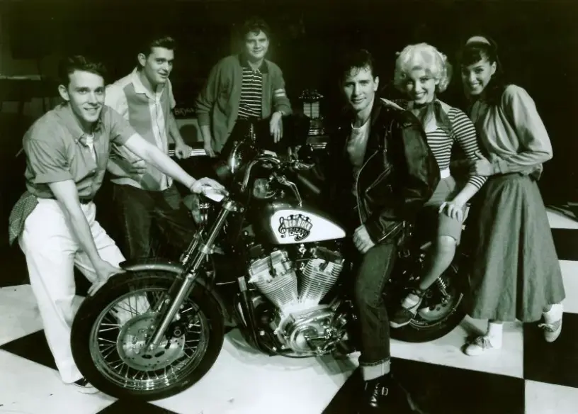 Neil Minor, Michael Buble, Mark Weatherley, Curtis Blayne, Jennifer Copping & Debbie Timuss, Arts Club (1998). Photo: Glen Erikson.