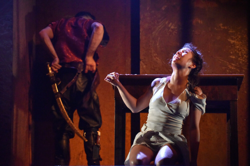 Marie-Éve Milot, Pascale Contamine; Set by Jean Brillant and Éric Olivier Lacroix; Costume by Fruzsina Lanyi; Lighting by Nancy Bussières, Photo by Maxime Côté